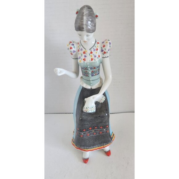 Vintage Zsolnay Hungary Hand-Painted Porcelain Figurine Of Woman In Traditional - Picture 1 of 6